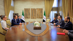 وزير الخارجية والمغتربين السيد أسعد حسن الشيباني يلتقي في العاصمة دمشق عضو البرلمان البريطاني ووزير الدولة لشؤون الشرق الأوسط وشمال إفريقيا السيد هاميش فالكونر 27-8-2025-1.jpg