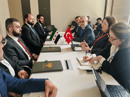 لقاء عنجراني مع وفد تركي في جنيف.jpg