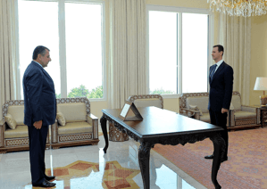 سمير عثمان الشيخ - أمام بشار الأسد.jpg