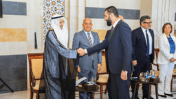 استقبل السيد الرئيس أحمد الشرع وفداً إعلامياً عربياً، يضم مديري مؤسسات إعلامية ورؤساء تحرير صحف عربية ووزراء إعلام سابقين 24-8-2025-2.jpg