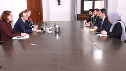 وزير الخارجية السيد أسعد الشيباني يلتقي السيد إسبن بارث إيدي وزير الخارجية النرويجي على هامش مؤتمر ميونخ للأمن 15-2-2025 (2).jpg