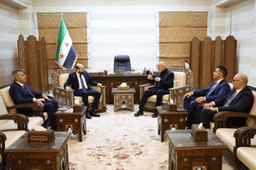 لقاء رئيس حكومة تصريف الأعمال مع وفد من المستثمرين السوريين 16-1-2025 (3).jpg