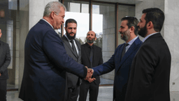القائد أحمد الشرع ومعالي وزير الخارجية السيد أسعد الشيباني يلتقيان وفدا أوكرانيّا في دمشق برئاسة معالي وزير الخارجية الأوكرانية السيد أندريه سيبيها 30-12-2024 (1).jpg