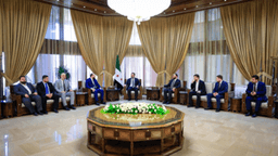 عقد وزير الخارجية والمغتربين السيد أسعد حسن الشيباني اليوم اجتماعًا مع السادة المحافظين في العاصمة دمشق 16-8-2025-3.jpg