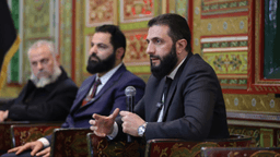 رئيس الجمهورية العربية السورية السيد أحمد الشرع يجتمع بوجهاء وأعيان محافظة طرطوس خلال زيارته للمدينة 16-2-2025 (3).jpg