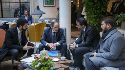 لقاء وزير الخارجية السيد أسعد الشيباني السيد روبرت بيتيت رئيس الالية الدولية المستقلة و المحايدة على هامش ‎مؤتمر ميونخ للأمن 14-2-2025 (2).jpg