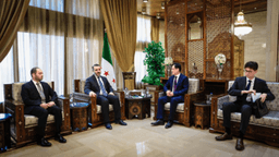 استقبل وزير الخارجية والمغتربين السيد أسعد حسن الشيباني في العاصمة دمشق سفير جمهورية الصين الشعبية لدى الجمهورية العربية السورية السيد شي هونغوي..jpg