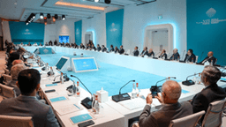 وزير الخارجية والمغتربين السيد أسعد الشيباني يلتقي بالجالية السورية ورجال الأعمال السوريين على هامش القمة العالمية للحكومات 11-2-2025 (3).jpg