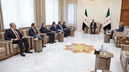 رئاسة الجمهورية العربية السورية- الرئيس الشرع يلتقي رجل الأعمال الإماراتي خلف الحبتور والوفد المرافق له 10-9-2025-3.jpg