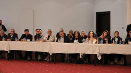 رئيس الجمهورية العربية السورية السيد أحمد الشرع يلتقي بوجهاء وأعيان محافظة اللاذقية خلال زيارته المدينة 16-2-2025 (3).jpg