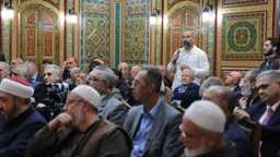 رئيس الجمهورية العربية السورية السيد أحمد الشرع يجتمع بوجهاء وأعيان محافظة طرطوس خلال زيارته للمدينة 16-2-2025 (1).jpg