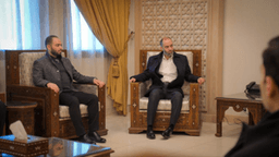 لقاء جمع رئيس هيئة المنافذ البرية والبحرية السيد قتيبة البدوي، وممثل الخارجية السورية السيد محسن مهباش مع وفد أردني برئاسة السيدة دانا الزعبي أمين عام وزارة الصناعة والتجارة والتموين. 15-1-2025 (3).jpg