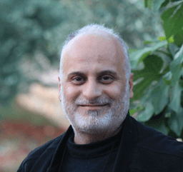 مازن دخان.jpg