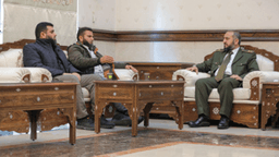 وزارة الدفاع السورية تبدأ بعقد جلسات تنظيمية مع القيادات العسكرية للبدء بعملية انخراط الفصائل في وزارة الدفاع 4-1-2025 (9).jpg