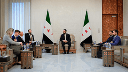 استقبل فخامة رئيس الجمهورية العربية السورية السيد أحمد الشرع بحضور وزير الخارجية والمغتربين السيد أسعد حسن الشيباني في العاصمة دمشق المبعوث الخاص للولايات المتحدة الأمريكية إلى سوريا السيد توماس باراك 6-8-2025-2.jpg