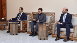 القائد أحمد الشرع ووزير الخارجية السيد أسعد الشيباني يلتقيان وفدا من المحكمة الجنائية الدولية برئاسة السيد كريم أحمد خان المدعي العام للمحكمة الجنائية الدولية 17-1-2025 (3).jpg