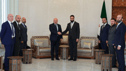 القائد أحمد الشرع ووزير الخارجية السيد أسعد الشيباني يلتقيان وفدا من المحكمة الجنائية الدولية برئاسة السيد كريم أحمد خان المدعي العام للمحكمة الجنائية الدولية 17-1-2025 (4).jpg