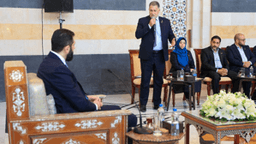 استقبل السيد الرئيس أحمد الشرع اليوم عدداً من الناجين من مجازر الكيماوي 23-8-2025-3.jpg