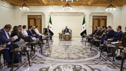 رئاسة الجمهورية العربية السورية- الرئيس الشرع يلتقي قائد القيادة المركزية الأمريكية 12-9-2025-4.jpg