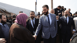 رئيس الجمهورية العربية السورية السيد أحمد الشرع يجري زيارة تفقدية لمخيمات النازحين في محافظة إدلب 15-2-2025 (1).jpg