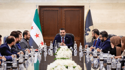 وزير الخارجية والمغتربين يترأس اجتماعًا مع إدارات الوزارة لبحث الخطط المستقبلية 10-7-2025-4.jpg