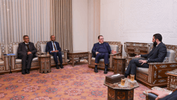 لقاء قائد الإدارة السورية الجديدة أحمد الشرع مع عبدالله الدردري مساعد الأمين العام والمدير الاقليمي لبرنامج الأمم المتحدة الإنمائي 31-12-2024 ..jpeg