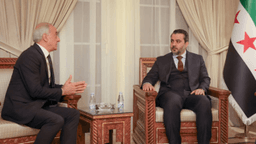 معالي وزير الخارجية والمغتربين السيد أسعد الشيباني يزور سفارة الجمهورية العربية السورية في العاصمة السعودية الرياض 2-1-2025 (4).jpg