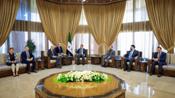 استقبل وزير الخارجية والمغتربين السيد أسعد حسن الشيباني في العاصمة دمشق السيد يان إيغلاند الأمين العام للمجلس النرويجي للاجئين. 21-8-2025-1.jpg