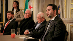 لقاء وزير الخارجية أسعد الشيباني بالجالية السورية في فرنسا 13-2-2025 (4).jpg