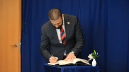 رئاسة الجمهورية العربية السورية- الشرع يلتقي الأمين العام للأمم المتحدة أنطونيو غوتيريش 25-9-2025-1.jpg