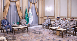 لقاء وزير الدفاع السوري برئيس ‎هيئة الأركان العامة في المملكة العربية السعودية الفريق الأول الركن فياض الرويلي 2-1-2025 (2).jpg