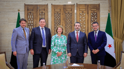 التقى وزير الخارجية والمغتربين السيد أسعد حسن الشيباني في العاصمة دمشق البارونة نيكولسون من منتربورن، عضو مجلس اللوردات ورئيسة وفد رجال أعمال بريطاني 27-8-2025.jpg