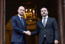 لقاء وزير الخارجية السيد أسعد الشيباني مع نظيره الفرنسي السيد جان نويل بارو في باريس 13-2-2025 (1).jpg