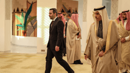 معالي وزير الخارجية السيد أسعد الشيباني يلتقي بسمو الأمير فيصل بن فرحان وزير خارجية المملكة العربية السعودية الرياض 2-1-2025  (3).jpg