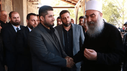 عبد الرحمن والهجري.jpg