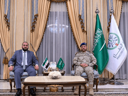 لقاء وزير الدفاع السوري برئيس ‎هيئة الأركان العامة في المملكة العربية السعودية الفريق الأول الركن فياض الرويلي 2-1-2025 (3).jpg