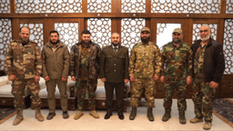 وزارة الدفاع السورية تعقد جلسة تنظيمية مع القيادات العسكرية لبدء عملية انخراط الفصائل في وزارة الدفاع 9-1-2025  (1).jpg