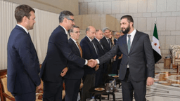 رئاسة الجمهورية العربية السورية- استقبل الشرع وفدًا من رجال الأعمال والمستثمرين الفرنسيين 1-10-2025.jpg