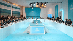 وزير الخارجية والمغتربين السيد أسعد الشيباني يلتقي بالجالية السورية ورجال الأعمال السوريين على هامش القمة العالمية للحكومات 11-2-2025 (2).jpg