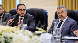 وزير الخارجية والمغتربين يترأس اجتماعًا مع إدارات الوزارة لبحث الخطط المستقبلية 10-7-2025-2.jpg